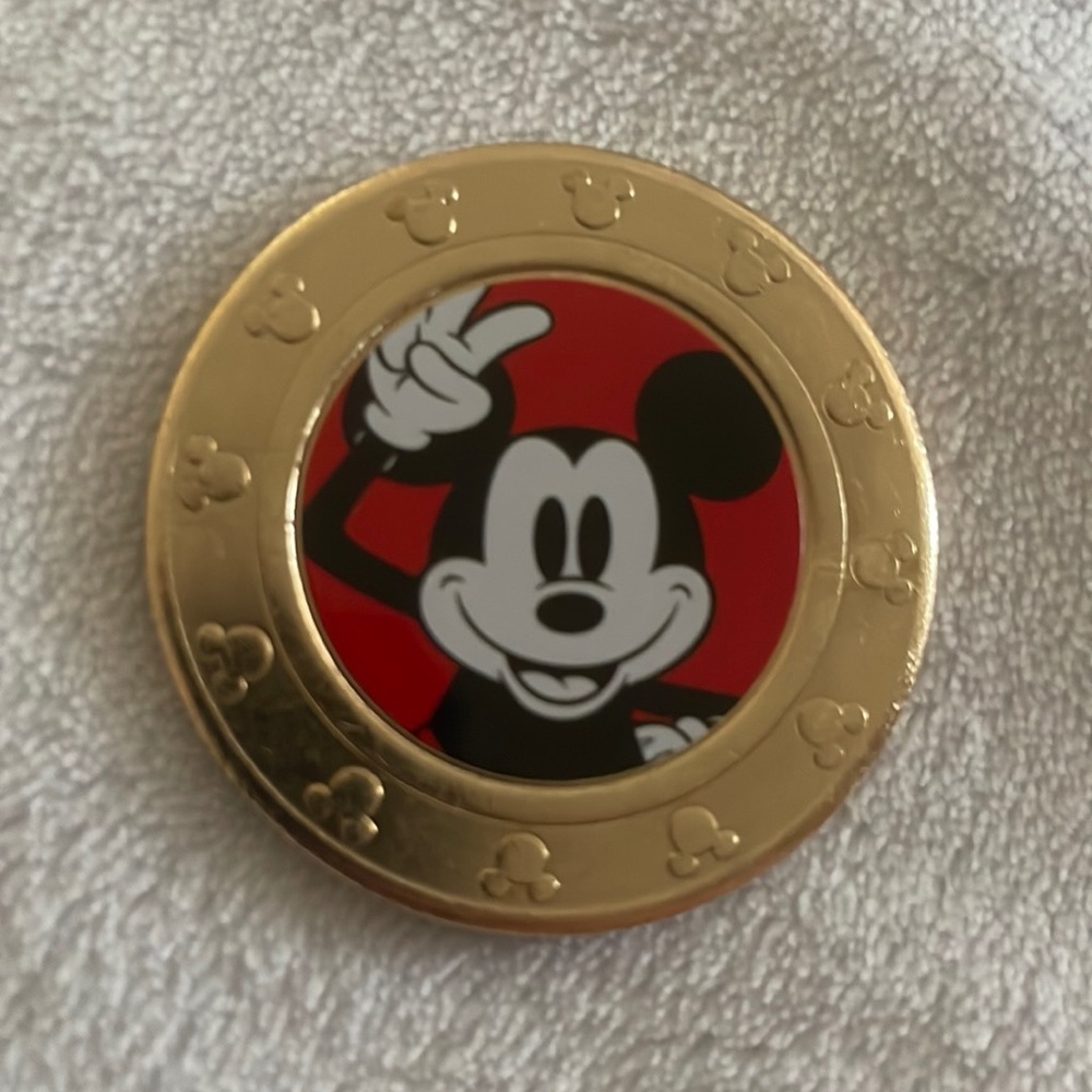 Frankford Mickey red background coin